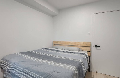Brossard Casa | Stunning Modern New House 15 Min From Downtown