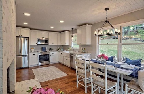 Cullowhee Cabina | Stunning Modern Rustic Lake Retreat PRVT BOAT SLIP