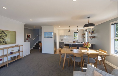 Nelson Casa | Stunning, modern yet characterful city-fringe townhouse in the heart of The Wood