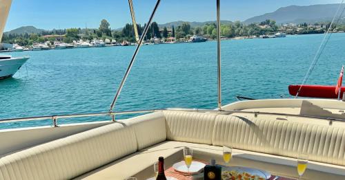 Limni Alquiler De Eote | Stunning Motor Yacht in Corfu