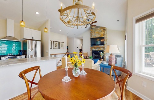 Marion Casa | Stunning mountain view home in Little Switzerland with large viewing deck