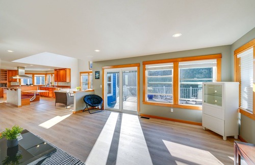 Big Lake Casa | Stunning Mount Vernon Home w/ Big Lake Views!