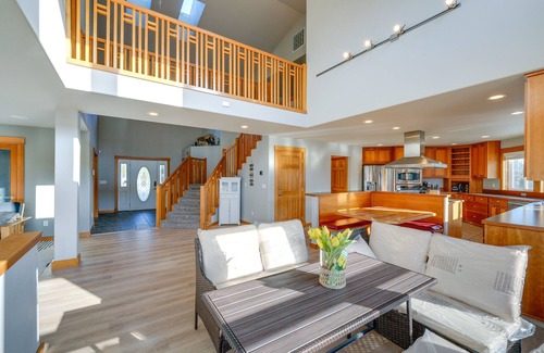 Big Lake Casa | Stunning Mount Vernon Home w/ Big Lake Views!