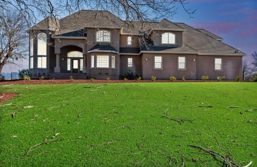 Bella Vista Apartamento | Stunning Mountain Retreat with Unmatched Views estate