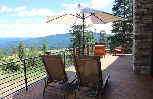 Coeur d'Alene Casa | Impresionante Mountaintop Home Minutos desde el lanzamiento del barco