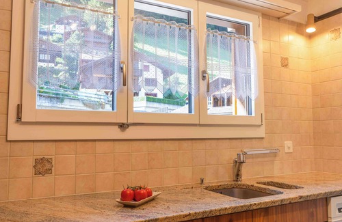 Adelboden Chalet De Esquí | Stunning Mountain Views the Heart of Adelboden w/ Luxurious Steam Shower