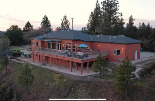 Placerville Casa | Stunning Mountaintop Resort