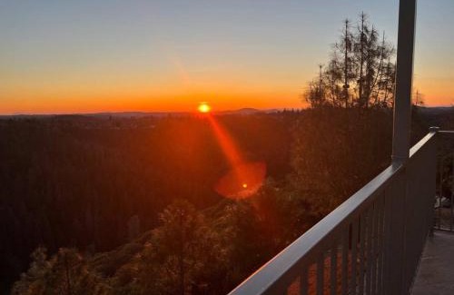 Placerville Casa | Stunning Mountaintop Resort