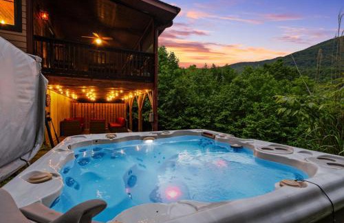 Laurel Ridge Casa | Stunning Mtn Views Hot Tub Movie Theater Game Room