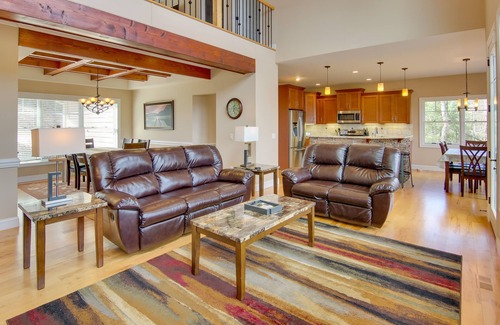 Nebo Casa | Stunning Nebo Lake House w/ Deck & Views!