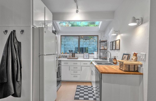 Mill Valley Casa | Stunning Neighborhood Home Walkable to Downtown Mill Valley