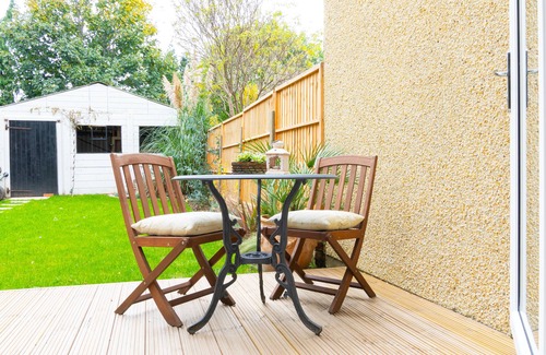 West Twickenham Casa | Stunning new 2 bedroom home with free parking