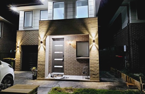 Marsden Park Casa | Stunning New 5 BR & 3.5 Bath