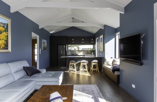 Richmond Cabaña | Stunning new architectural tree-house in Richmond, Nelson