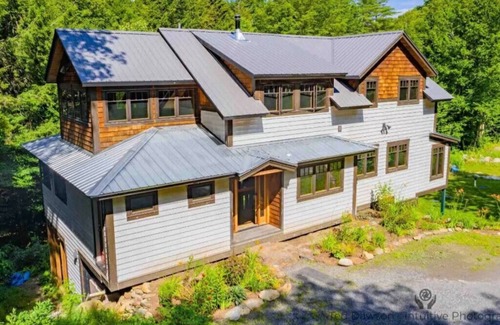 Moscow Casa | Stunning New Build on the River, 4 miles to Trapp