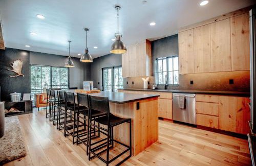 Salt Lake Mountain Resorts Casa | Stunning New Build! Xanadu - Private Luxury Home at Solitude Mountain Resort