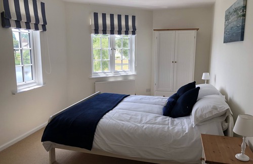 South Cerney Cabina | Impresionante estilo de Nueva Inglaterra Lakeside Lodge