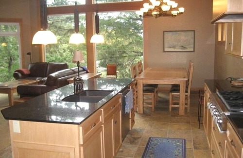 Gearhart Casa | Impresionante New Lodge-Like 4,500 pies cuadrados. Custom Home