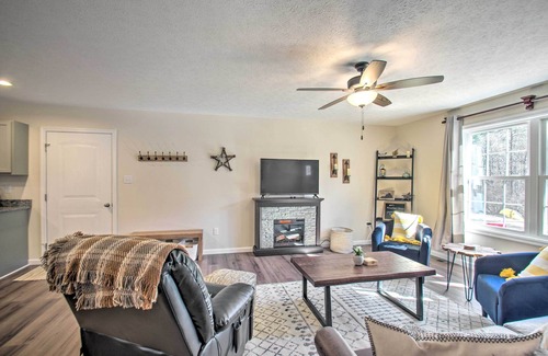 Fishers Hill Casa | Stunning New Market Home w/ Mtn Views & Hot Tub!