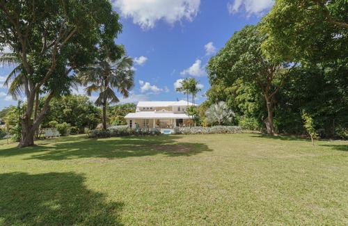 Gibbes Casa | Stunning New Villa 2 Mins to Beach - Coral House
