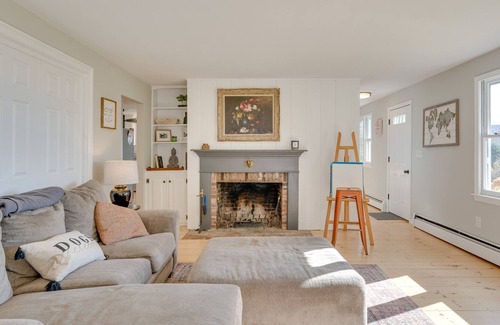 Bridgewater Casa | Stunning Newfound Lake Hideaway: Fireplace & Grill