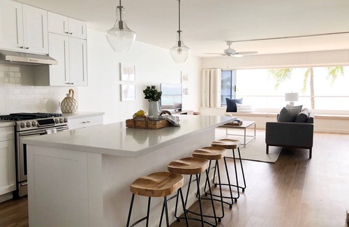 Diamond Head - Kapahulu - St. Louis Condominio | Impresionante, recién remodelado condominio frente al mar Waikiki!
