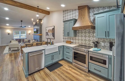 Pigeon Forge Villa | Stunning, Newly Renovated Villa! Close to Strip #2