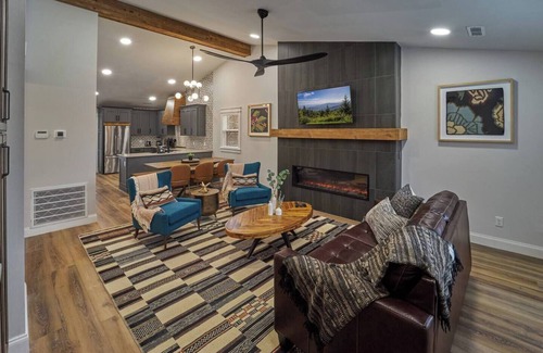 Pigeon Forge Villa | Stunning, Newly Renovated Villa! Close to Strip #3