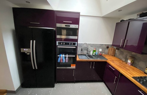 Waunlwyd Casa | Stunning Newly renovated 3 story property