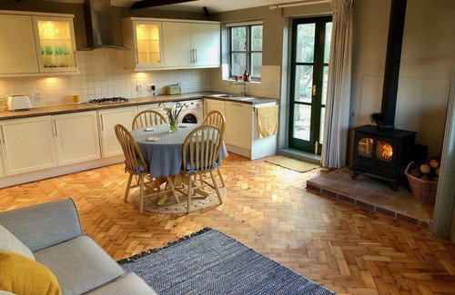 Bramerton Casa | Stunning Norfolk Flint Barn - Close to Norwich & The Broads