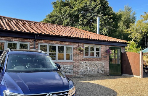 Bramerton Casa | Stunning Norfolk Flint Barn - Close to Norwich & The Broads