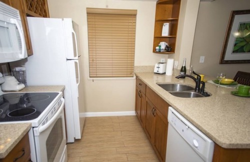 Cocoa Beach Complejo | Stunning Ocean-Front Beach Resort with amazing amenities!