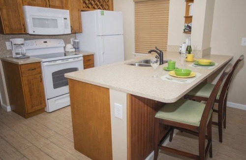 Cocoa Beach Complejo | Stunning Ocean-Front Beach Resort with amazing amenities!