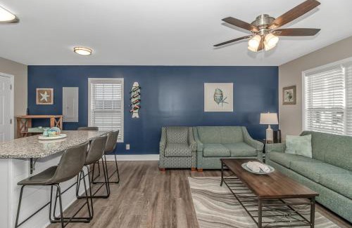 Myrtle Beach Casa | Stunning Ocean Lakes "Coastal Cottage" Beach House-Renovated! LED Fireplace! Walk to The Beach!