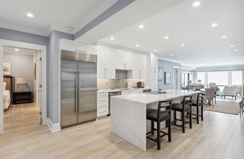 Ocean Point Condominio | Stunning Ocean Views, Renovated Luxury Condo, Complex Pool