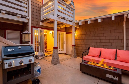 Sunset Cliffs Casa | Stunning ocean view home with WiFi, central AC, hot tub - snowbirds welcome