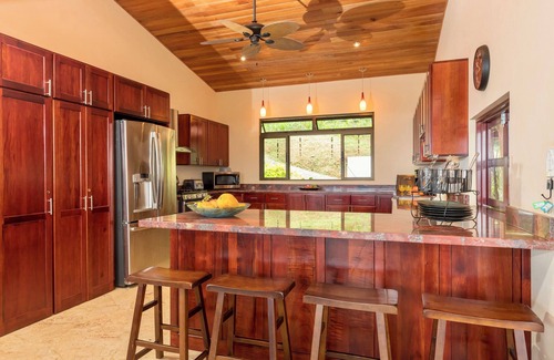 Ballena Casa | Eco-Home At One with Nature - Privacidad total
