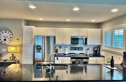 Washington Condominio | Stunning Ocean View ~ Saltwater Pool ~ Hot tub ~ 2BR/2 Bath