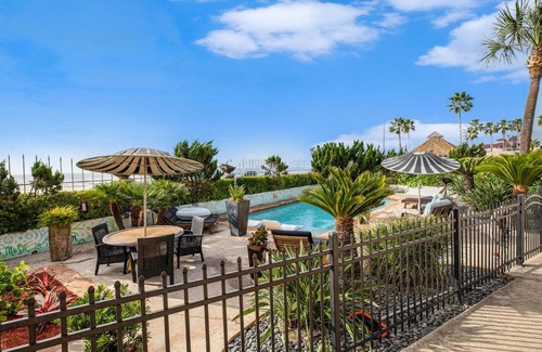 San Jacinto Casa | Stunning oceanfront house, dog Friendly, with pool