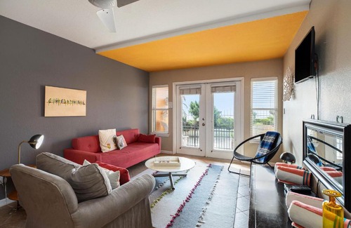 San Jacinto Casa | Stunning oceanfront house, dog Friendly, with pool