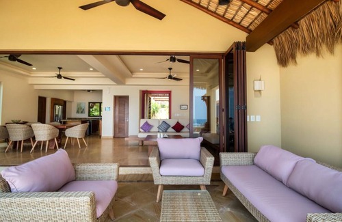 Santa María Huatulco Villa | Stunning Oceanfront Luxury Villa