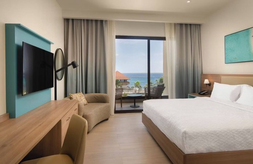 La Romana Hotel | Stunning Oceanfront – Warm, Welcoming Room with Breathtaking Sea Views