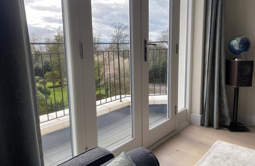 Berrylands Apartamento | Stunning One Bedroom Luxury Apartment 5 min from Station