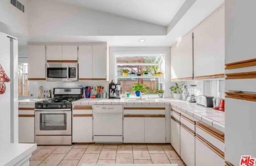 Winnetka Casa | STUNNING! Oversized 4 Bedroom Modern House