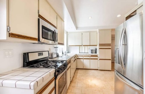 Winnetka Casa | STUNNING! Oversized 4 Bedroom Modern House
