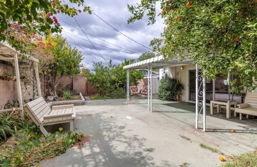 Winnetka Casa | STUNNING! Oversized 4 Bedroom Modern House