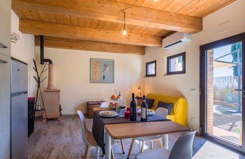 Castel San Gimignano Casa | Preciosa casa de vacaciones privada con A/C, WIFI, TV, patio, vista panorámica, aparcamiento