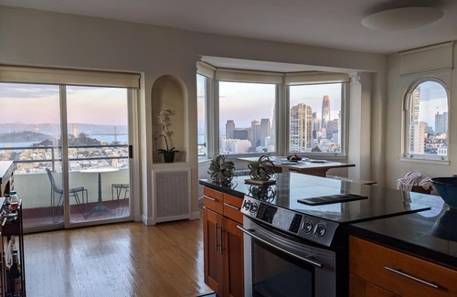 Russian Hill Apartamento | Stunning Panoramic Skyline Views in Russian Hill!