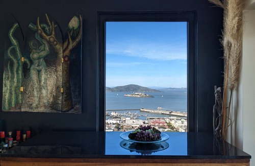 Russian Hill Apartamento | Stunning Panoramic Skyline Views in Russian Hill!