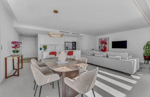 Ojen Apartamento | Impresionante ático con vistas panorámicas al mar y a la montaña cerca de Marbella